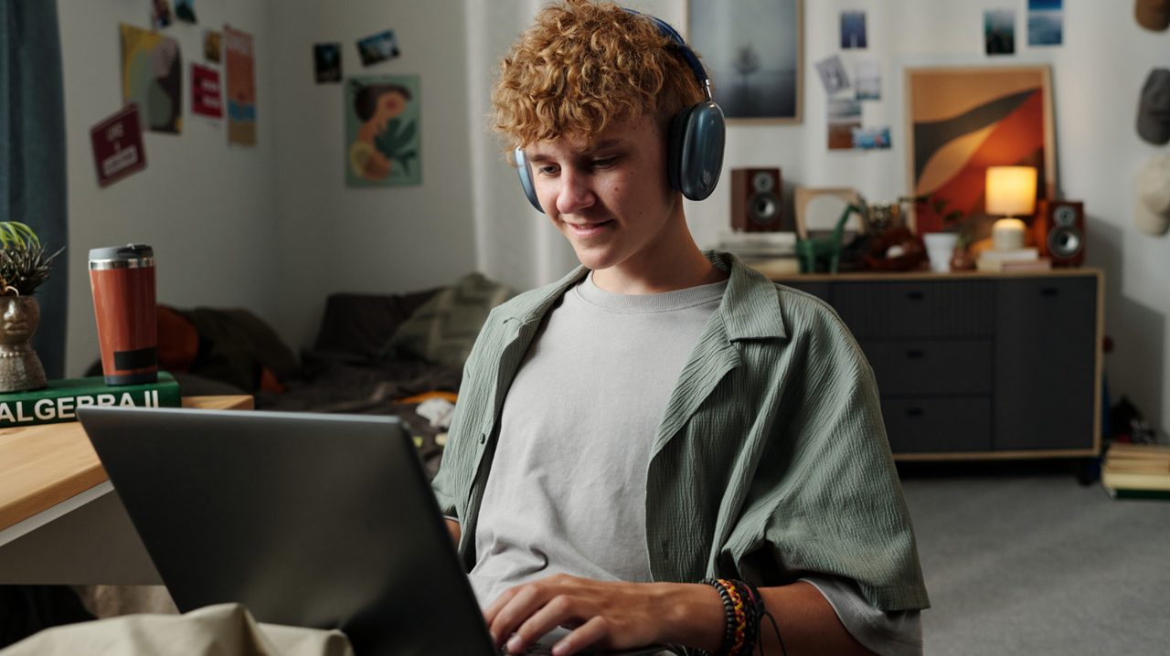 How Long Do Gaming Laptops Last? Here's What Users Say