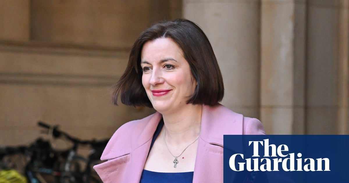 Academy school leaders in England face pay cap to curb ‘banker-style’ salaries