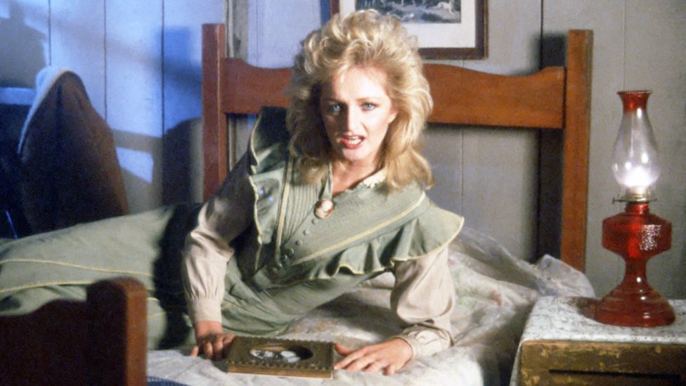 Bonnie Tyler, the gravel-voiced star who sang her way into music history