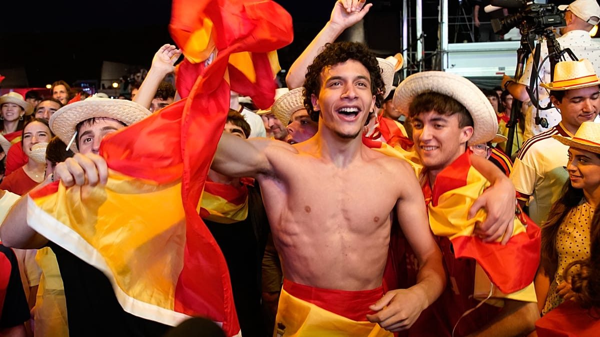 Spain fans celebrate World Cup semi-final place after Belgium win