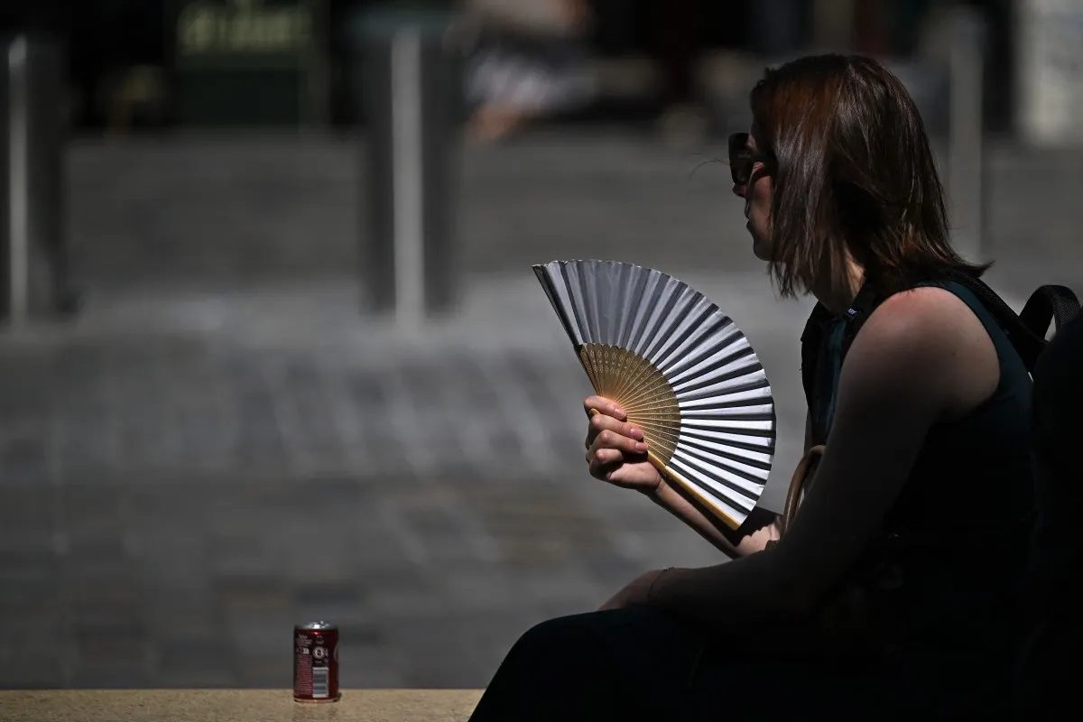 Thousands of French homes left without power as heatwave continues