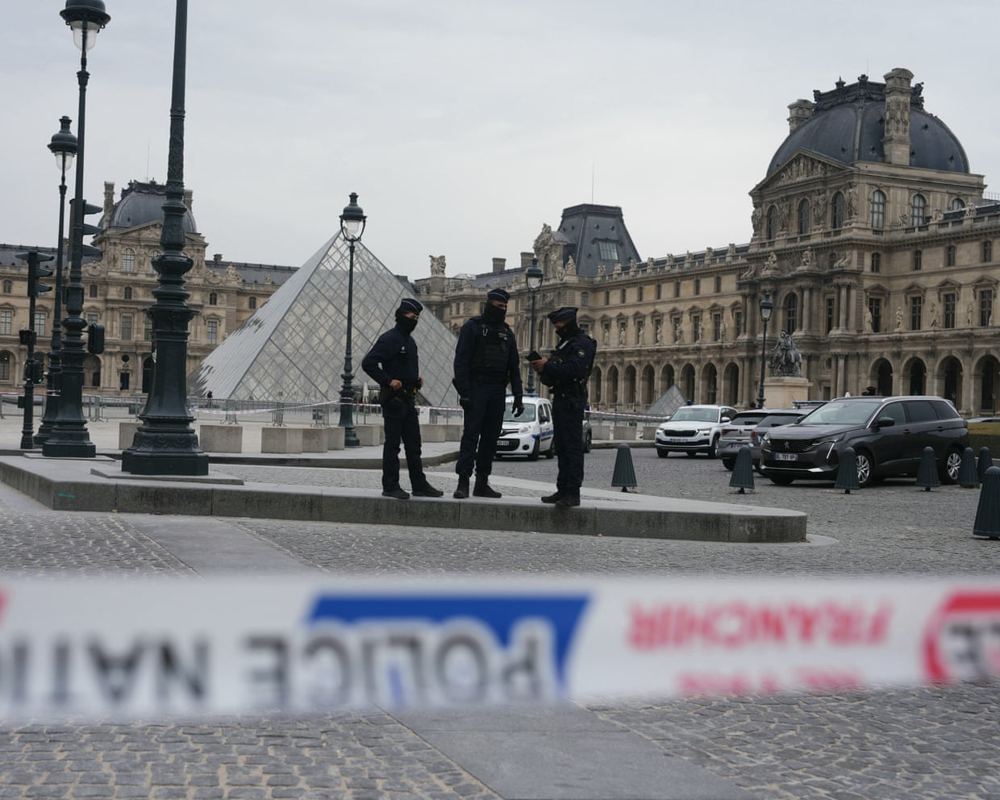 Louvre thieves reveal shadowy network behind €88m jewel heist