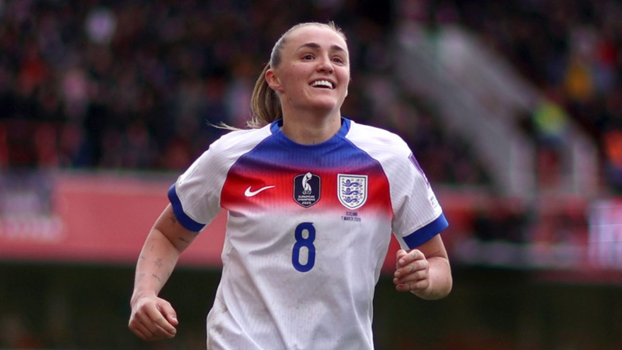 Stanway joins Arsenal after Bayern exit