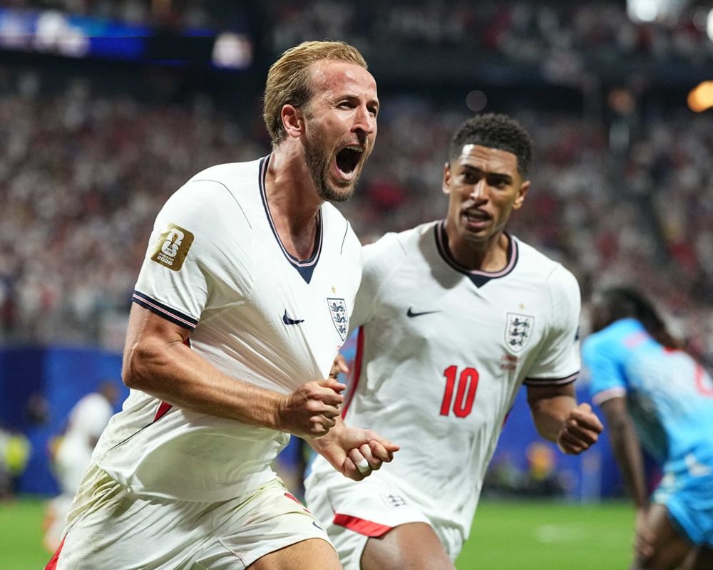 Kane to the rescue with late double as England edge past DR Congo into last 16