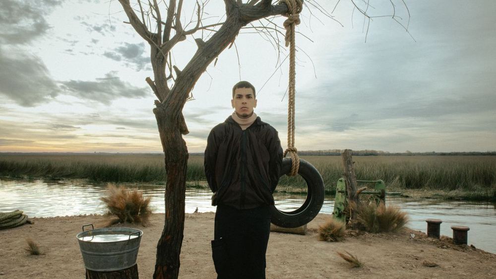 Milo J Revisits Latin Grammy-Nominated La Vida Era Más Corta with New Live Album Featuring Mon Laferte, Trueno: Stream