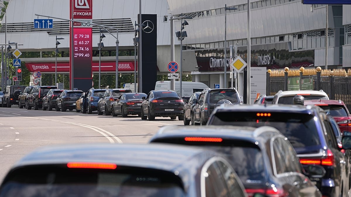 Russia's petrol crisis worsens as citizens feel the bite of Moscow's war in Ukraine