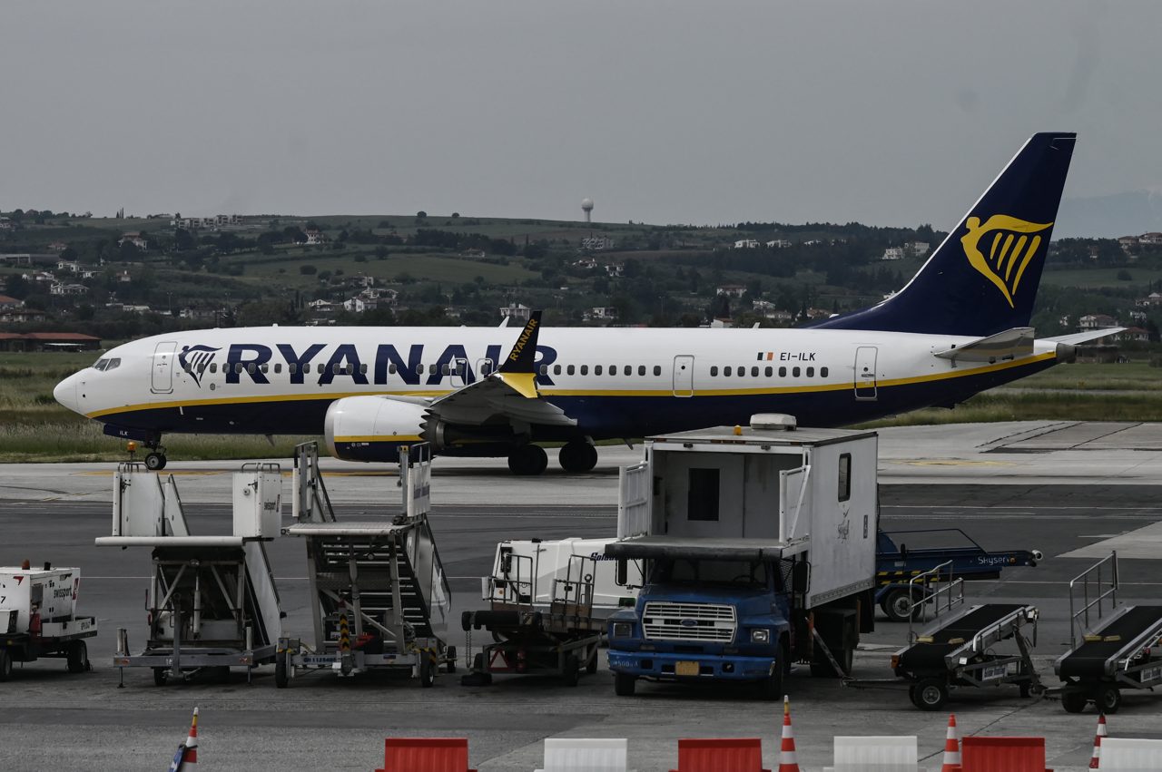 Ryanair profit slumps 34% as airlines brace for a 'difficult winter' amid Middle East crisis
