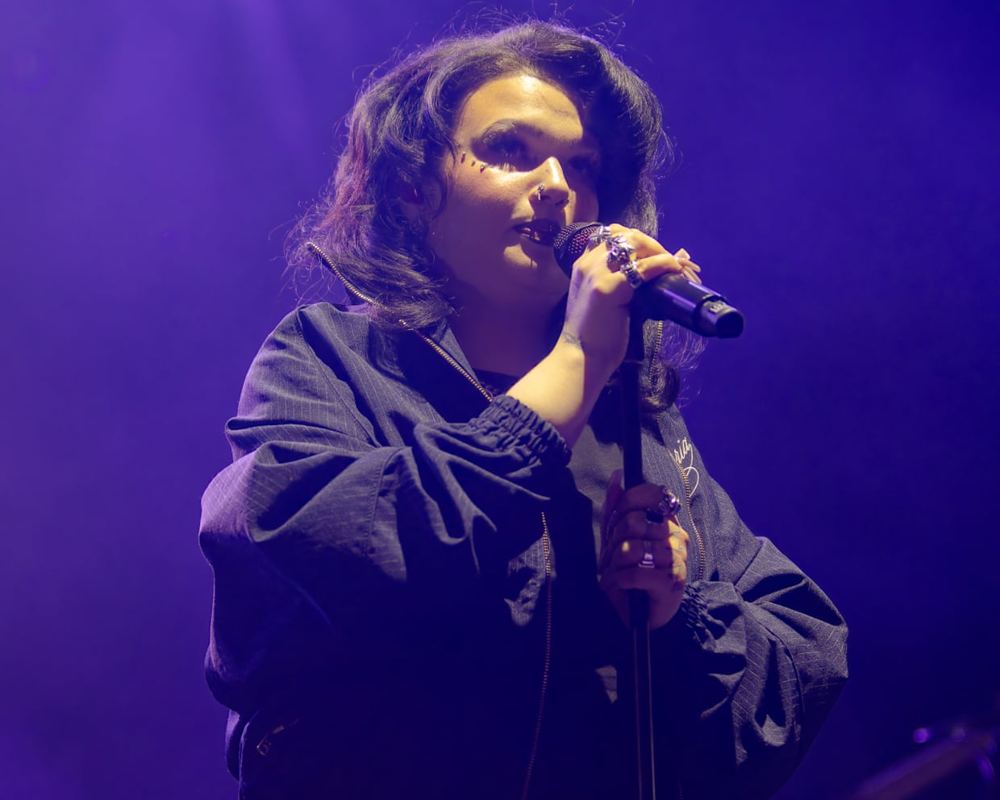 Lola Young review, buoyant, brilliant return from British pop’s great oversharer