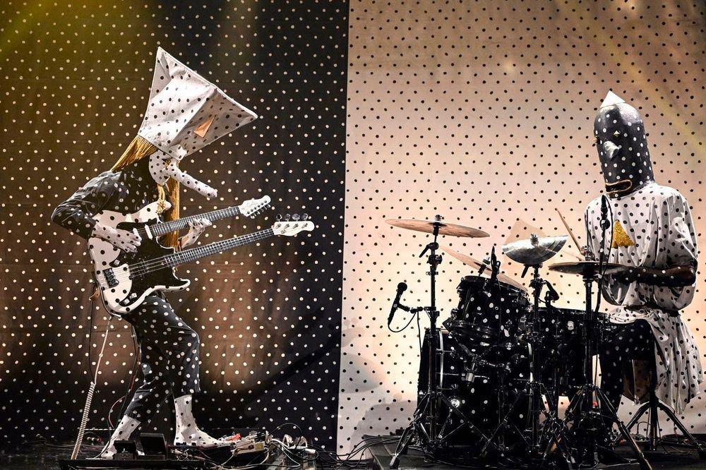 Watch Angine de Poitrine Shred Through a New Song on Fallon