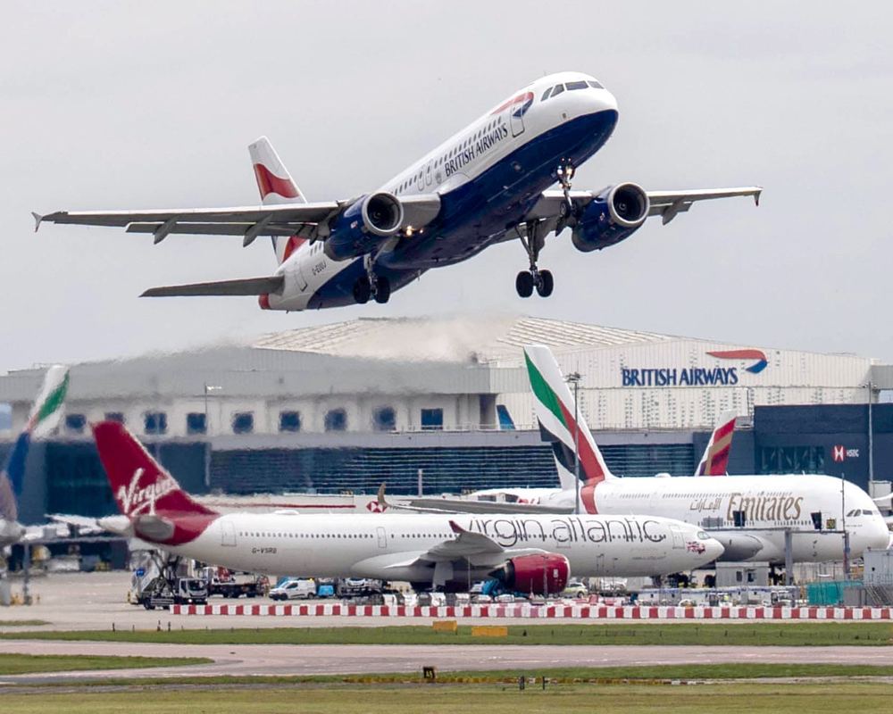 UK storms delay 700 flights, disrupting European travel