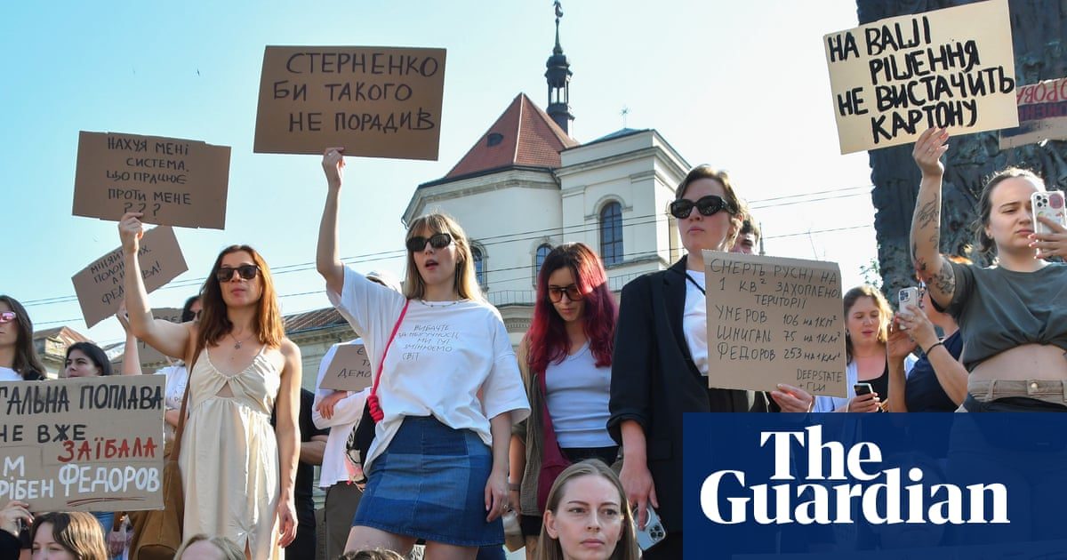 Political crisis and protests in Ukraine as Zelenskyy defends sacking defence minister
