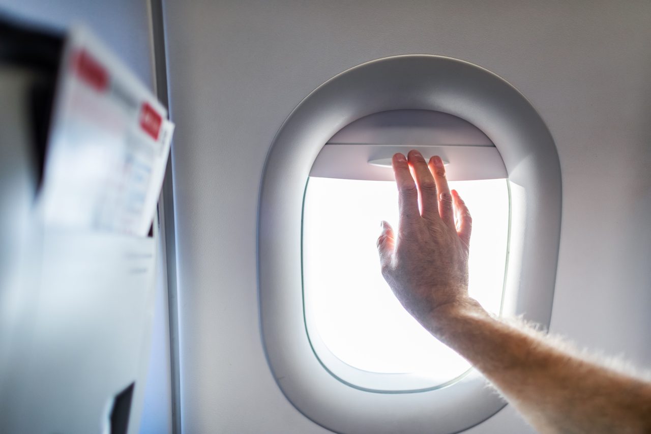 Who Gets to Control the Plane Window? The Unwritten Rules of Shade Etiquette