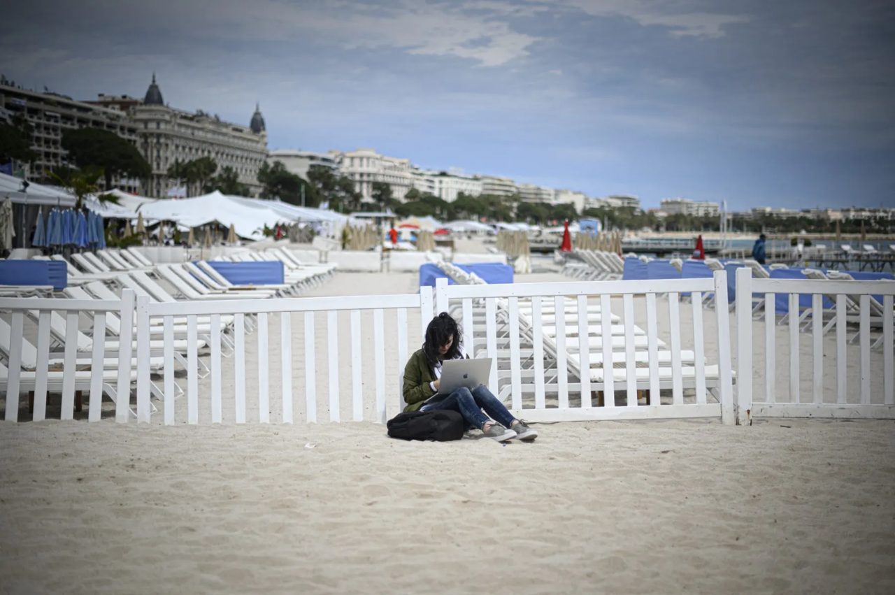 French liability rules drive employer bans on holiday remote work