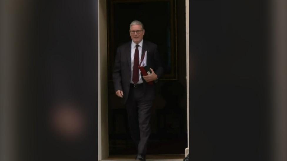 Starmer leaves No 10 as he heads to PMQs