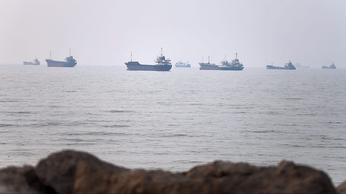 Hormuz tanker attack pushes Brent crude to $90.95 as US-Iran strikes escalate