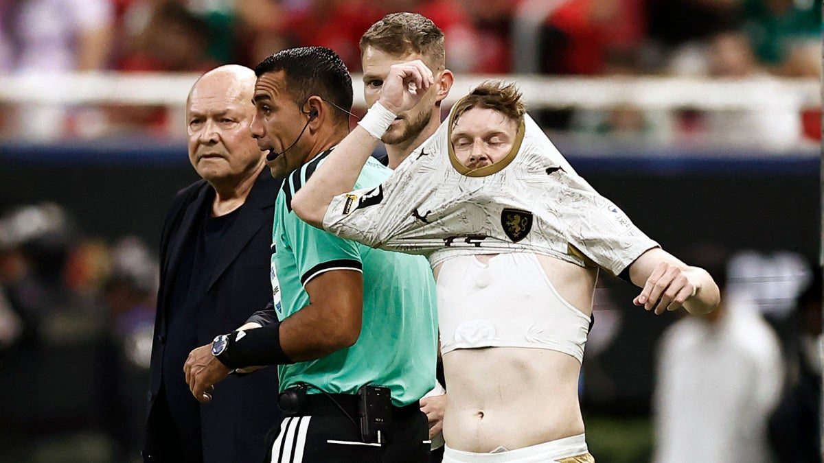 Exercise Physiologists Explain Those “Sports Bras” FIFA World Cup Players Are Wearing. It’s Not What You Think.